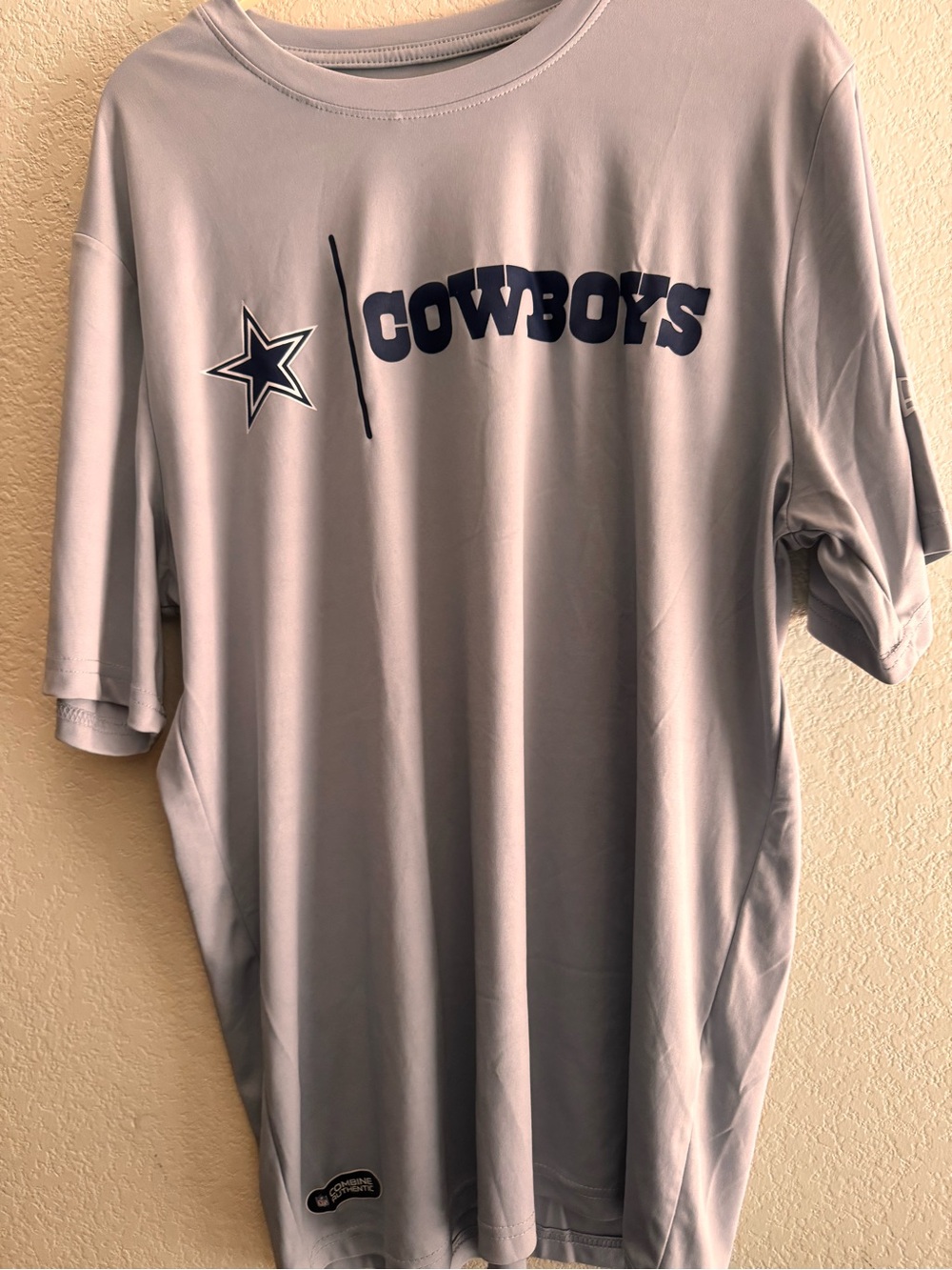 NFL Men’s Cowboys Light Gray Short-Sleeve Jersey Tee